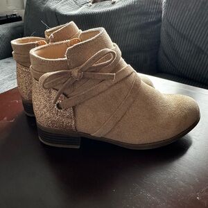 Kids Falls Creek Tan Ankle Boots - size 2